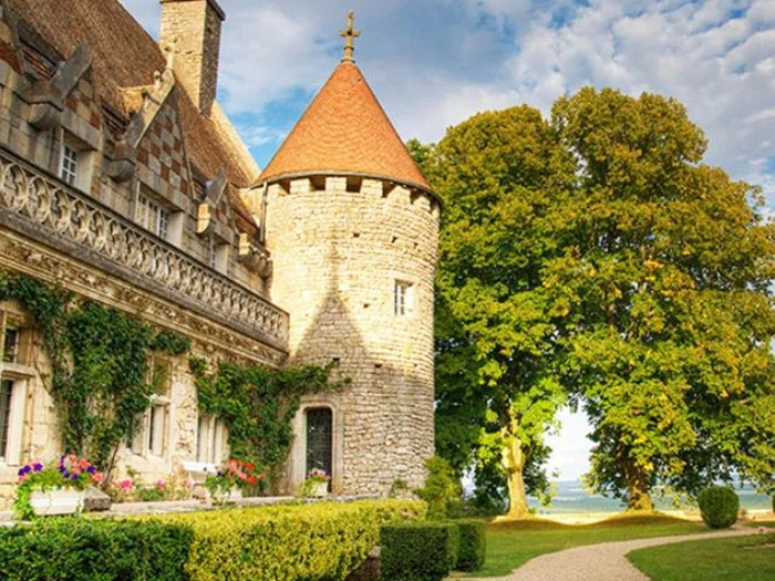 Slotsophold for 2 personer i tårnværelse på Hattonchâtel Château i Frankrig - Lynauktion