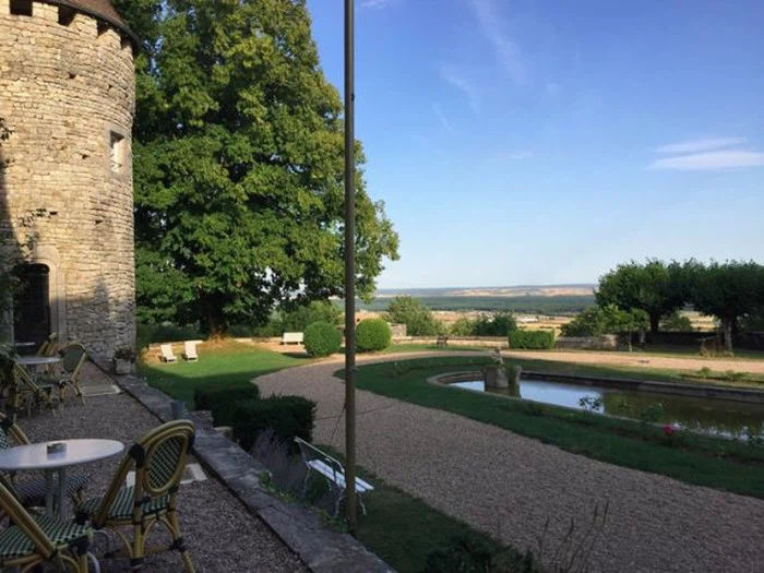 Slotsophold for 2 personer i tårnværelse på Hattonchâtel Château i Frankrig - Lynauktion