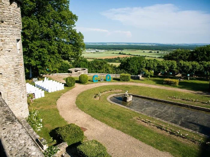 Slotsophold for 2 personer i tårnværelse på Hattonchâtel Château i Frankrig - Lynauktion