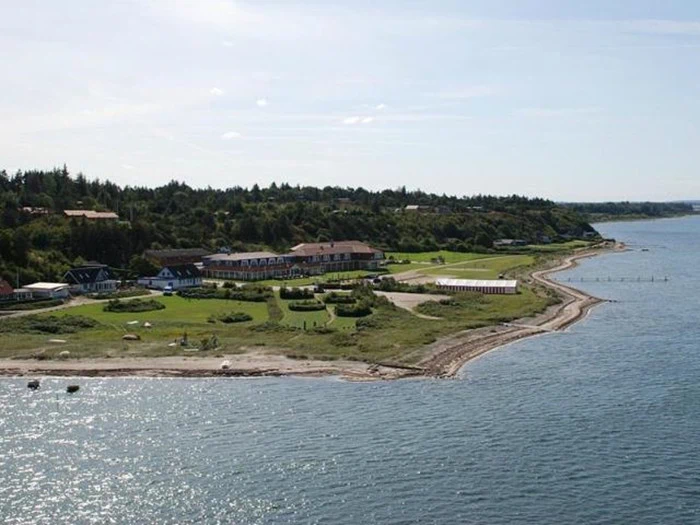 Ophold for 2 på Hotel Pinenhus - Smuk beliggenhed ved Salling Sund