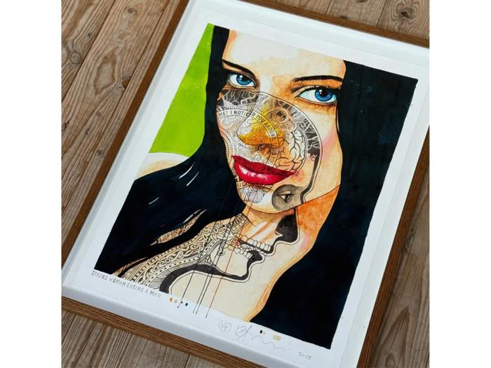 Ole Aakjær - Strong Woman Eating a Man (1/9) - 50 cm x 65 cm inkl. ramme