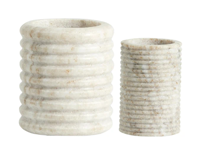 2 stk. Otok fyrfadsstager i lysebrun fra Nordal