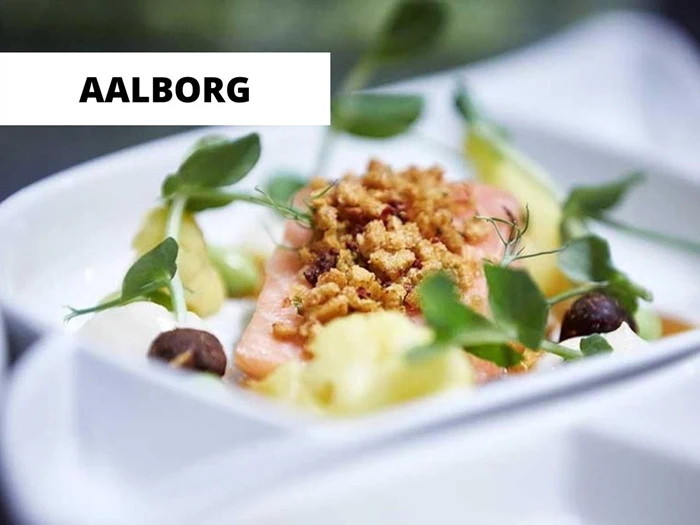 En aften på Det Glade Vanvid Aalborg for 2 personer (hverdage)