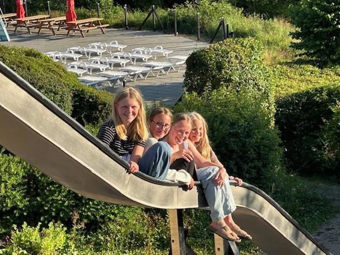Miniferie for familien på Løgballe Camping - mobilehome til 6 personer minigolf og opvarmet pool