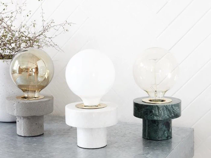 Pin bordlampe i grøn marmor fra House Doctor