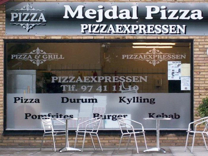 MEGA PIZZA ( 6 til 8 personer) fra Mejdal Pizza