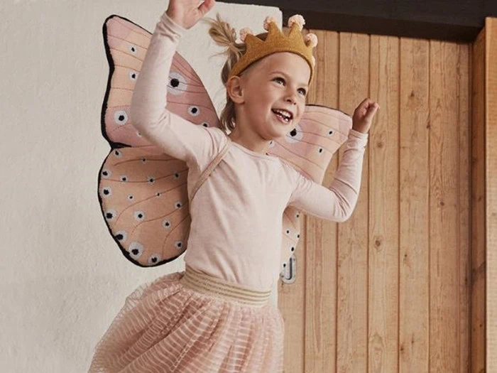 Prinsessekrone og 2 stk. Sommerfugle kostumer fra OYOY