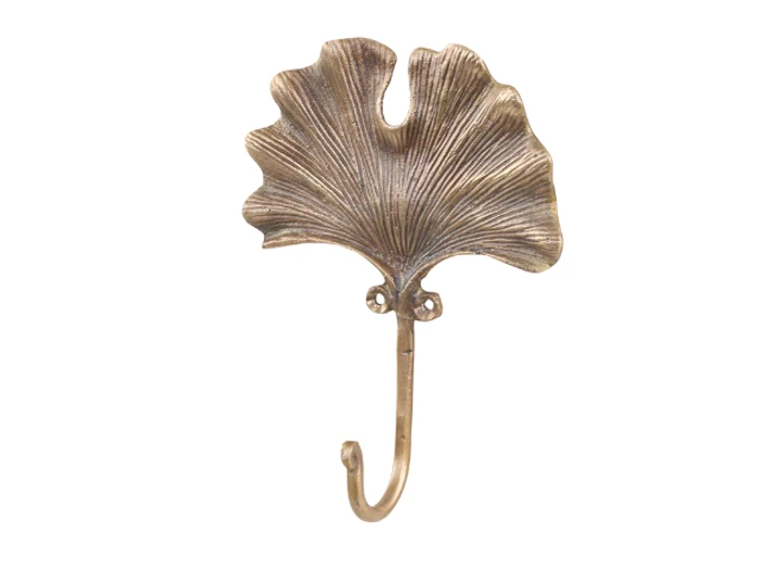 En dekorativ vægkrog i metal formet som et ginkgoblad med indviklede åredetaljer og en enkelt buet krog, der strækker sig fra bunden.