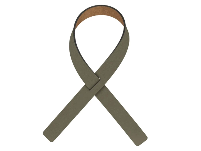 Et gråt bælte arrangeret i form af et awareness-bånd på en hvid baggrund.