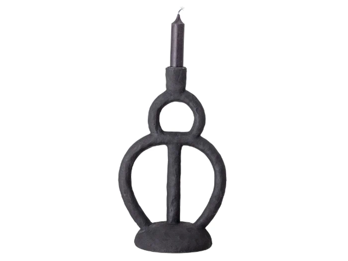 En sort skulpturel lysestage med et cirkulært og ovalt design, der holder et enkelt mørkt keglelys i toppen.