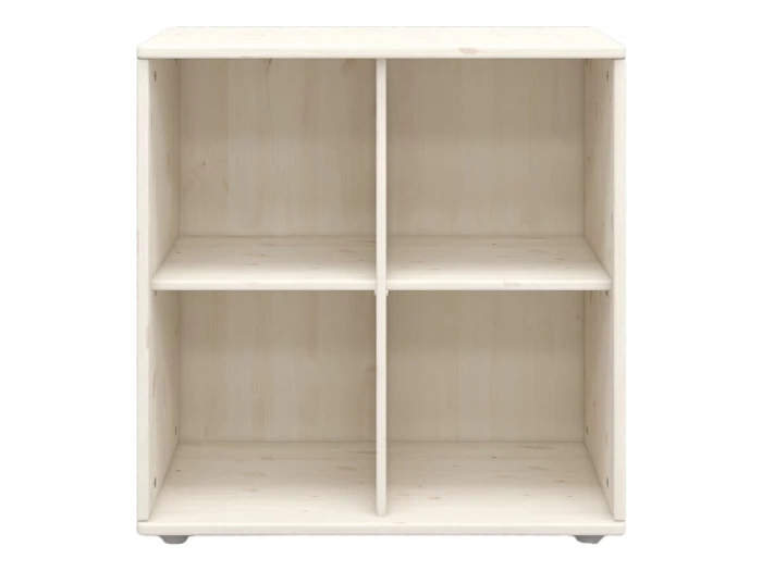 En opbevaringshylde i lyst træ med fire kuber og to lodrette og to vandrette rum, vist forfra.