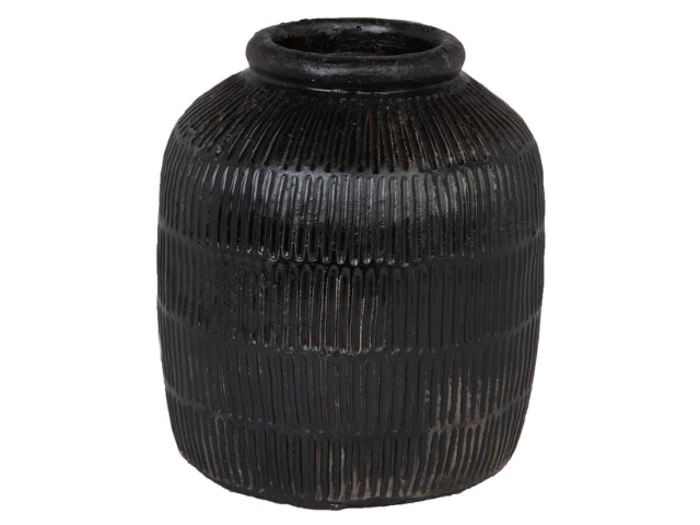 En sort keramikvase med afrundet krop, smal åbning og lodrette, strukturerede riller på overfladen.