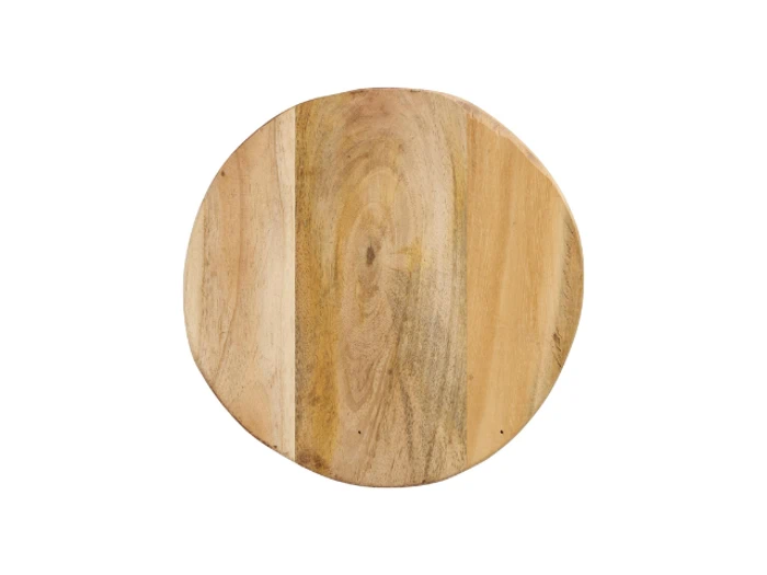 Rundt skærebræt af træ med naturlige åretegninger, fotograferet på en hvid baggrund.