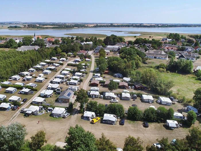 Familie camping: Miniferie i Camp-Let ved Reersø Camping - Omgivet af smuk natur og tæt ved vandet