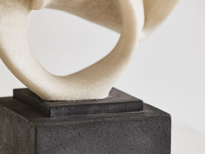 Nordal, Rosala, Skulptur til dekoration, Hvid, Polyresin/Gips, H:43 x B:22 x D:12 cm