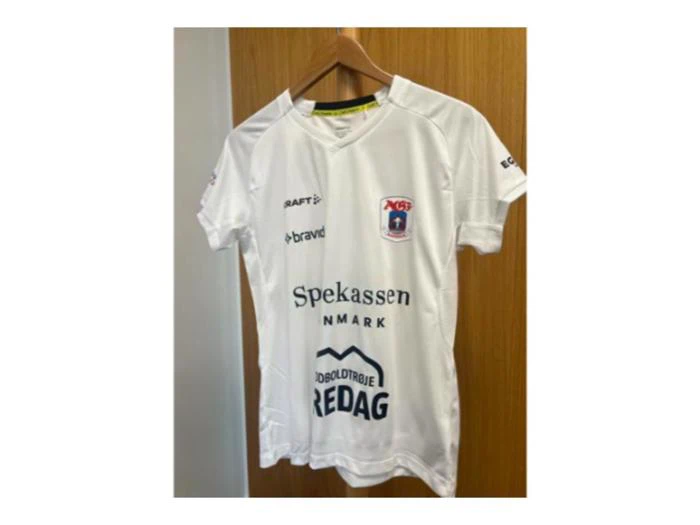#24 Silke Lynge Larsens trøje i str. L fra AGF Kvinder - Brøndby IF Kvinder 8. marts 2025