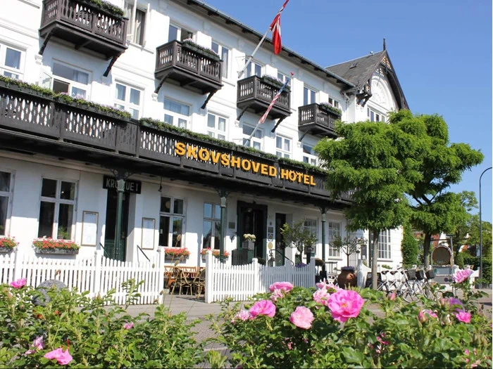 Overnatning på Skovshoved Hotel med smuk beliggenhed ved Strandvejen