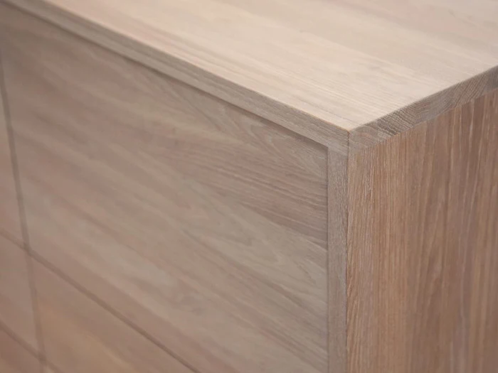 Massiv egetræsskænk fra Kristensen:Kristensen