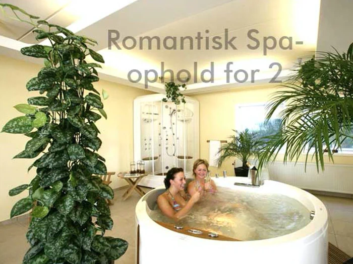 Weekendophold med dans og live musik på Løgstør Parkhotel for 2 personer