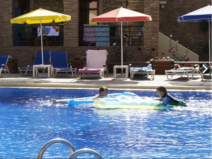 1 uges ferie i lejlighed hos Omega Platanias på Kreta med Bravo Tours