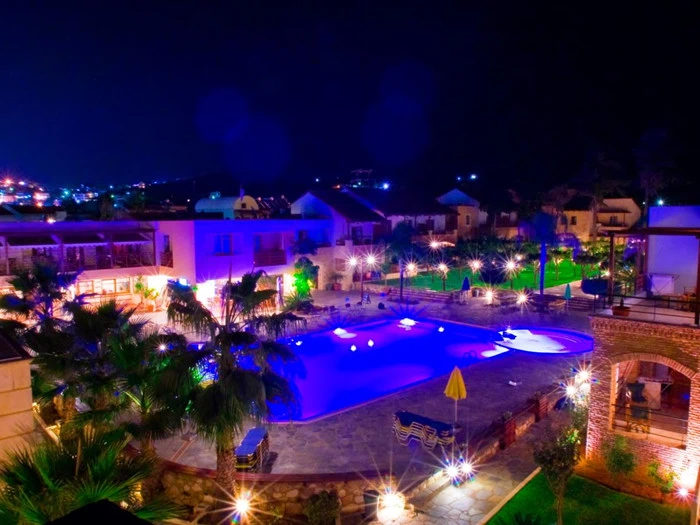 1 uges ferie i lejlighed hos Omega Platanias på Kreta med Bravo Tours