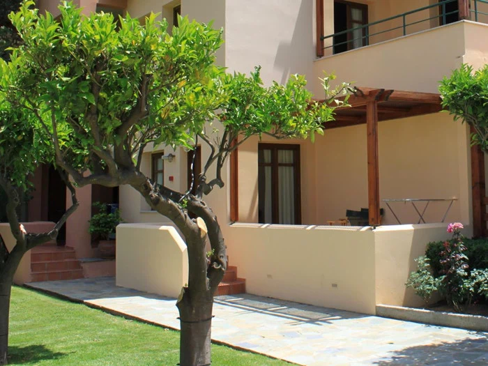 1 uges ferie i lejlighed hos Omega Platanias på Kreta med Bravo Tours