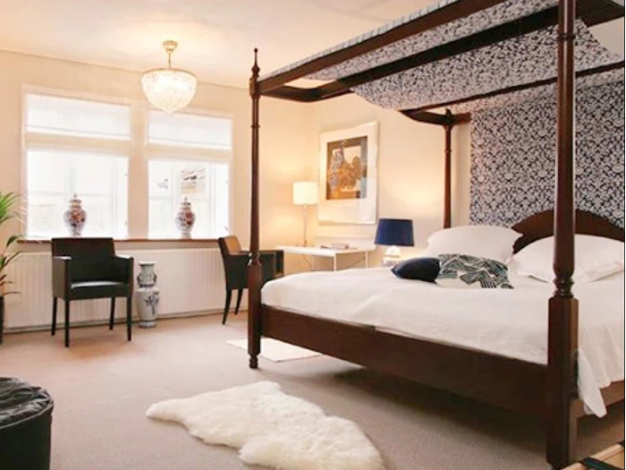 Idyllisk ophold for 2 på historiske Hotel Postgaarden i hjertet af Sorø