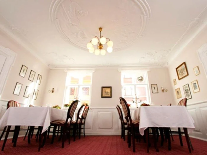 Idyllisk ophold for 2 på historiske Hotel Postgaarden i hjertet af Sorø