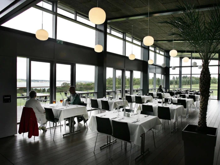 Pay & play inkl. Lån af udstyr, med frokost for 4  personer hos mariagerfjord golfklub