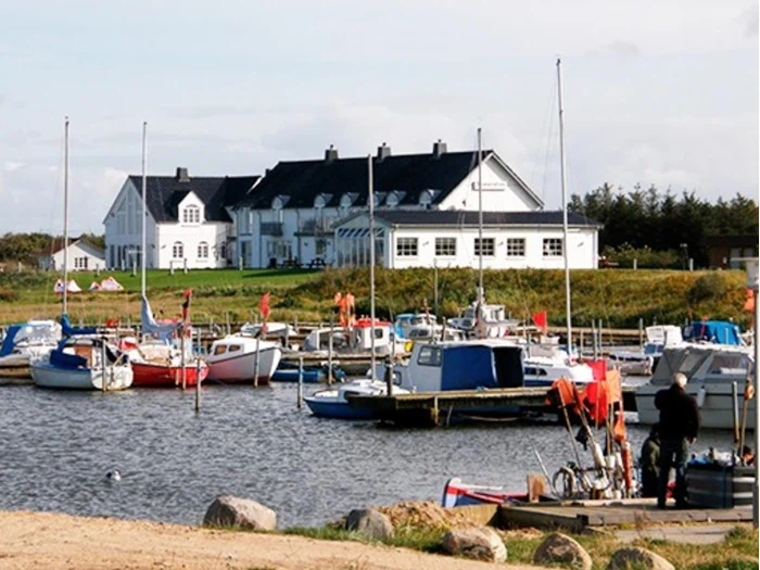 Sommer miniferie på "Fjordens Perle" Skavenhus (benyt i juli & august)