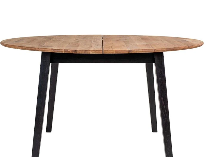 Spisebord i olieret eg m/4 stole