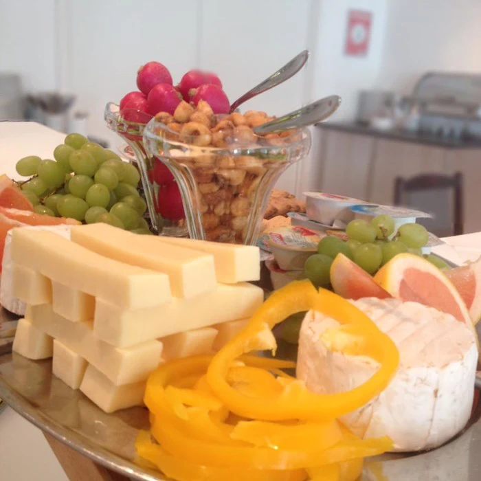 Overnatning for 2 personer med morgenmad i luksusværelse fra Frederikshavn Sømandshjem