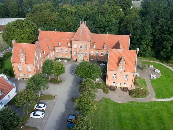 Slotsophold for 2 personer på Sophiendal Slotshotel