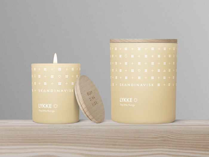 SKANDINAVISK, LYKKE, Duftlys, Snowdrops, Rosebuds, Carnations, Lily flowers, Gul, 200g.