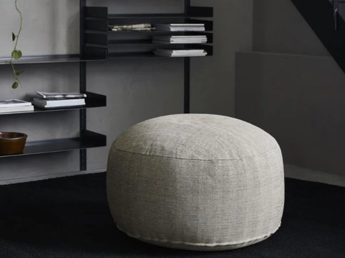 Tabi puf i brun polyester fra House Doctor - h: 40 dia: 80 cm