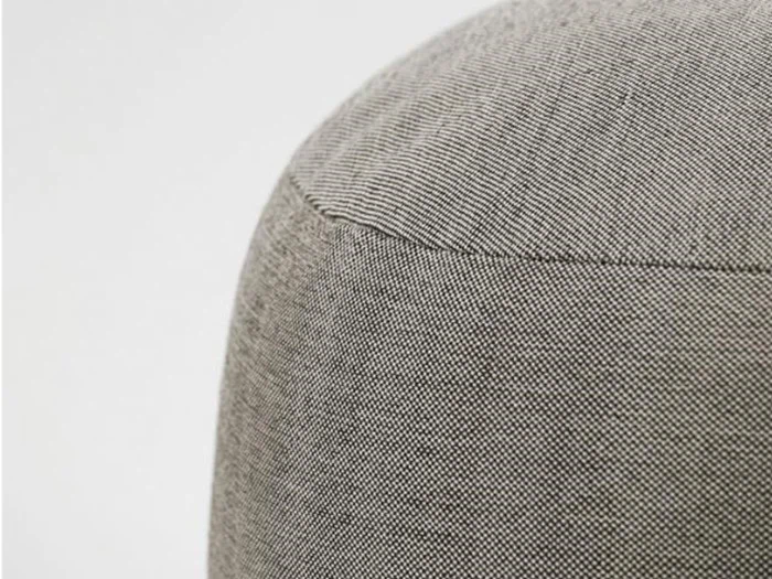 Tabi puf i brun polyester fra House Doctor - h: 40 dia: 80 cm