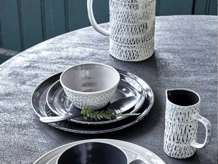 12 stk. Triangle frokosttallerkner fra Nordal - Ø20 cm. 