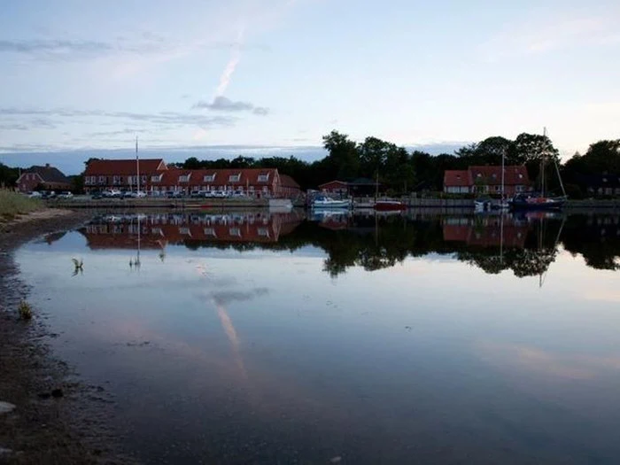 Gourmetophold med vinmenu for 2 personer på Tambohus Kro & Badehotel