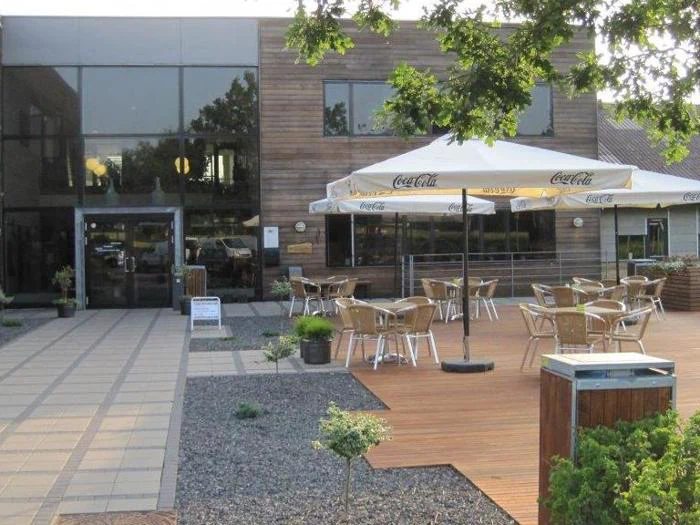 Overnatning nær Jels Søerne - Gratis adgang til svømmehal og fitness