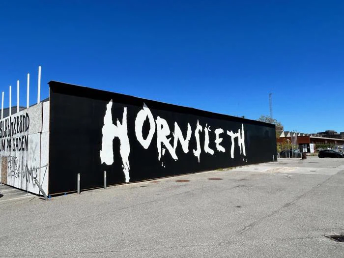 Fuck the poor 80*80 cm Limited Editions - Kristian von Hornsleth kunstværk