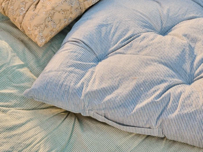 Ib Laursen, Charlie, Madrashynde, Mørkeblå, Råhvid Bomuld, Polyester, B:50 x H:8 x L:100 cm