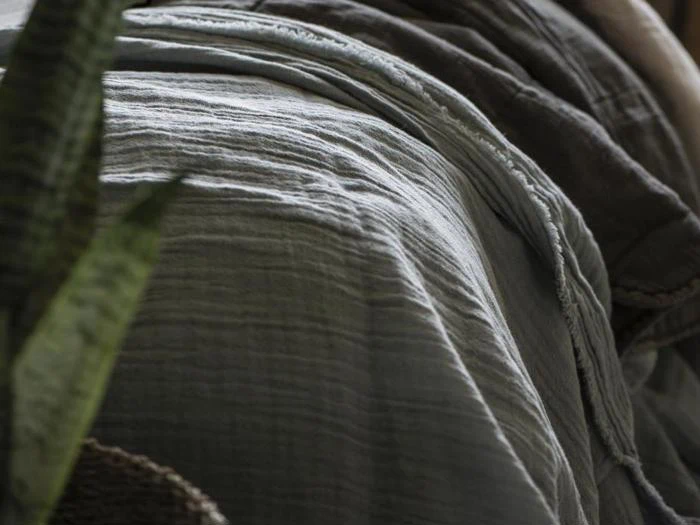 Ib Laursen, Sengetæppe, Støvblå, Dobbeltvævet Bomuld, B:240 x L:240 cm