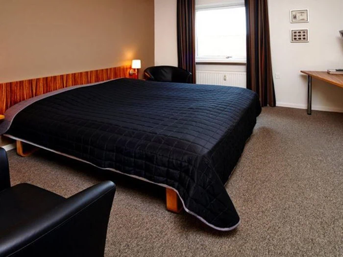 Nytårsaften med forkælelse inkl. vin ad libitum på Hotel Ringkøbing