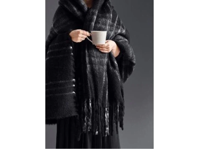 Uldplaid med striber og frynser fra Nordal 