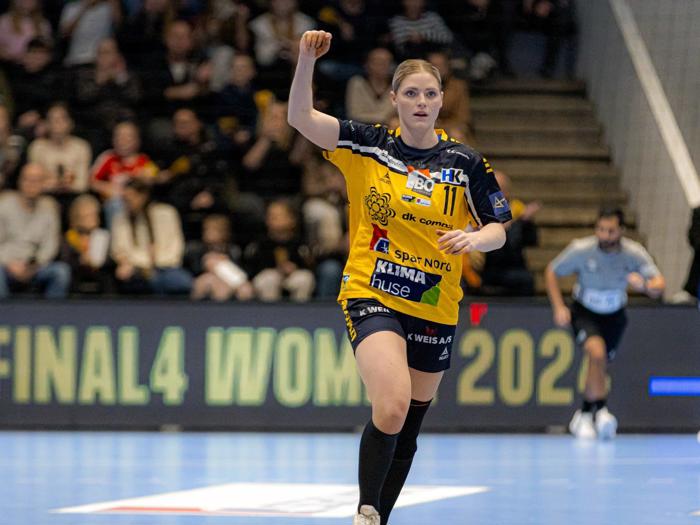 #11 Sarah Aaberg Iversen Matchworn Champions League-trøje sæson 23/24 - HJEMMEBANE