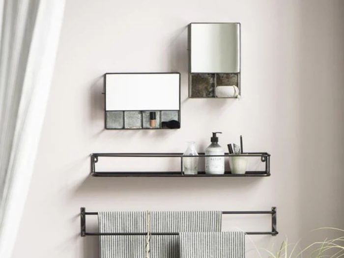 2 stk. Vægskabe med spejlfront fra Ib Laursen