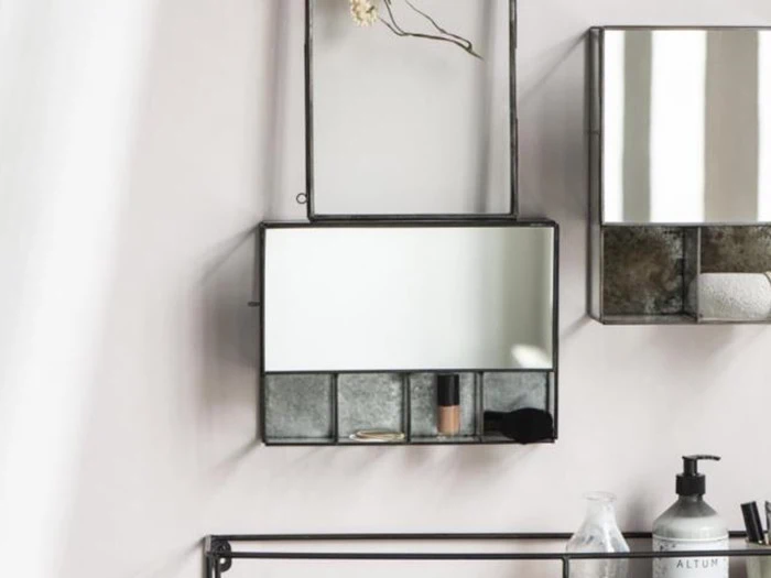 2 stk. Vægskabe med spejlfront fra Ib Laursen