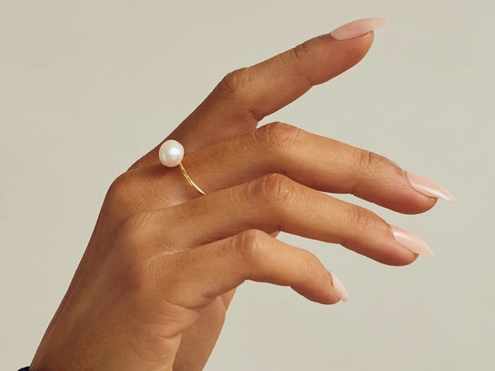 GRUNDLED, Vega, Ring, Perle, Forgyldt, 18 karat forgyldt messing, Justerbar