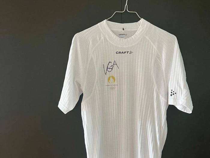 Originale OL 2024 Trøje fra Victor Gairy Aasmul