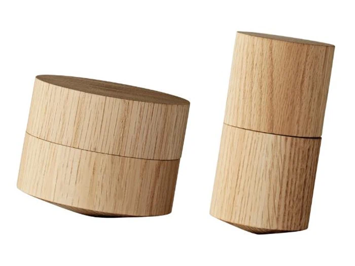 VOLVI salt og peber sæt i egetræ fra AYTM